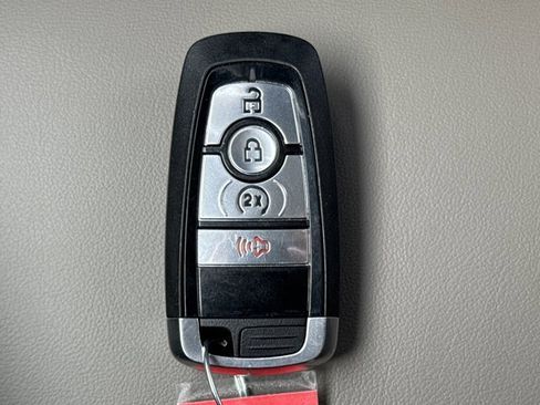 Used 2025 Ford Maverick Lariat image 24