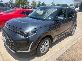 Used 2023 Kia Soul LX w/ Option Group 015 FWD video 1