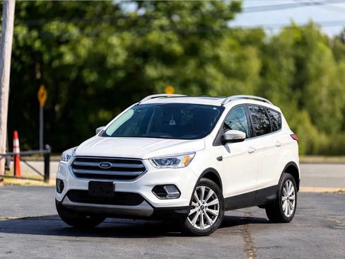 Used 2017 Ford Escape Titanium AWD/4WD image 30