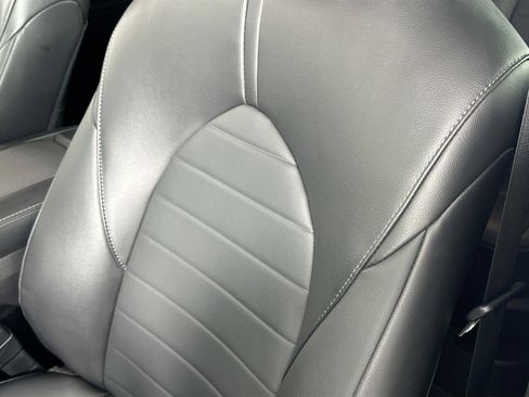 Used 2023 Toyota Highlander XLE image 18