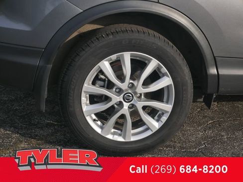 Used 2022 Nissan Rogue Sport SV AWD/4WD image 41