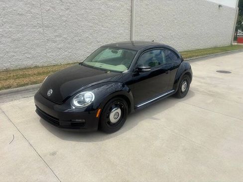 Used 2013 Volkswagen Beetle 2.5 FWD image 2