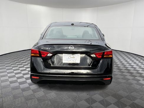 Used 2025 Nissan Altima 2.5 SV image 5