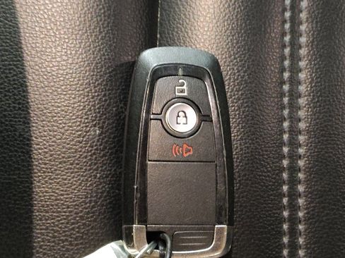 Used 2023 Ford Edge SEL image 32