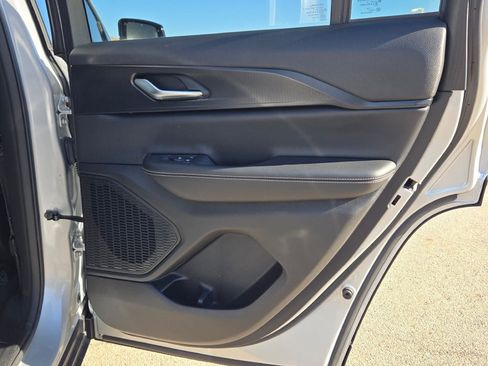 Used 2023 Jeep Grand Cherokee Altitude image 11