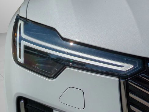 New 2026 Volvo XC90 B6 Ultra w/ Protection Package image 11