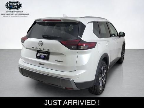 Used 2026 Nissan Rogue SL AWD/4WD image 3