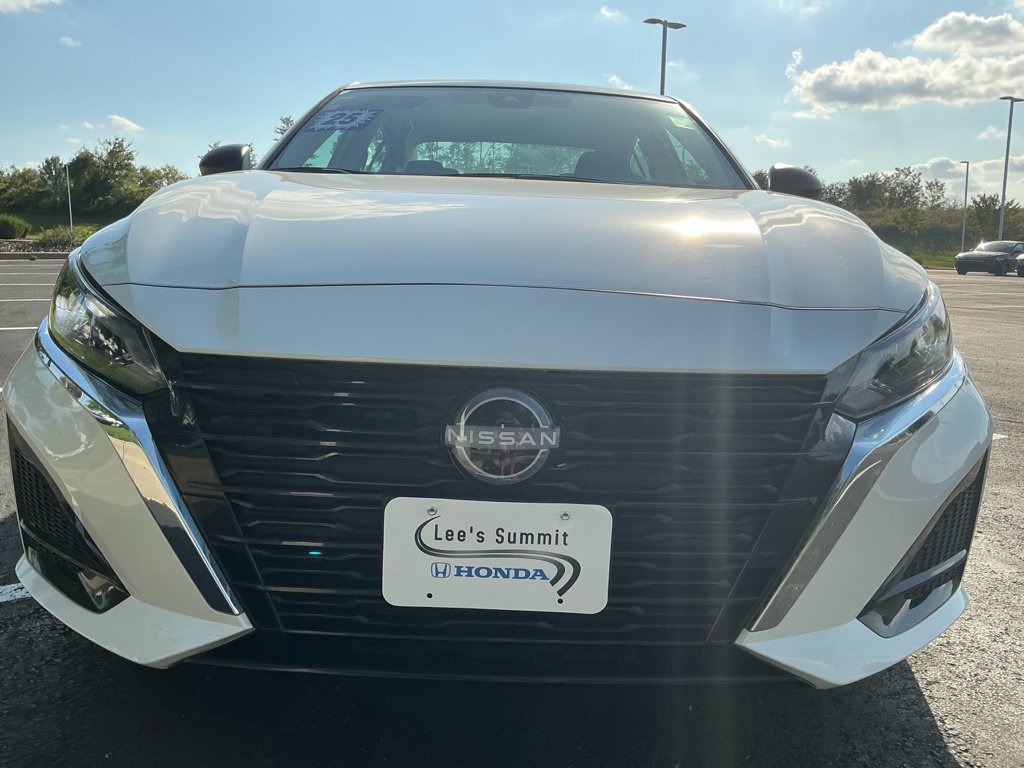 Used 2025 Nissan Altima 2.5 SV FWD image 15