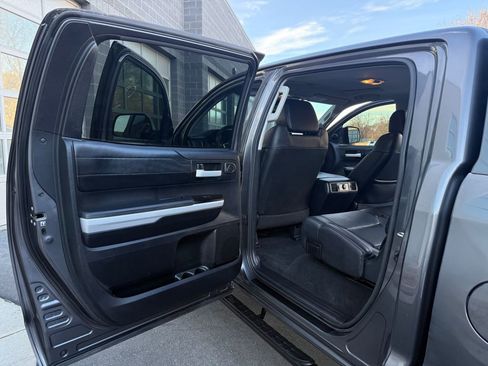 Used 2018 Toyota Tundra Limited w/ Limited Premium Package AWD/4WD image 27