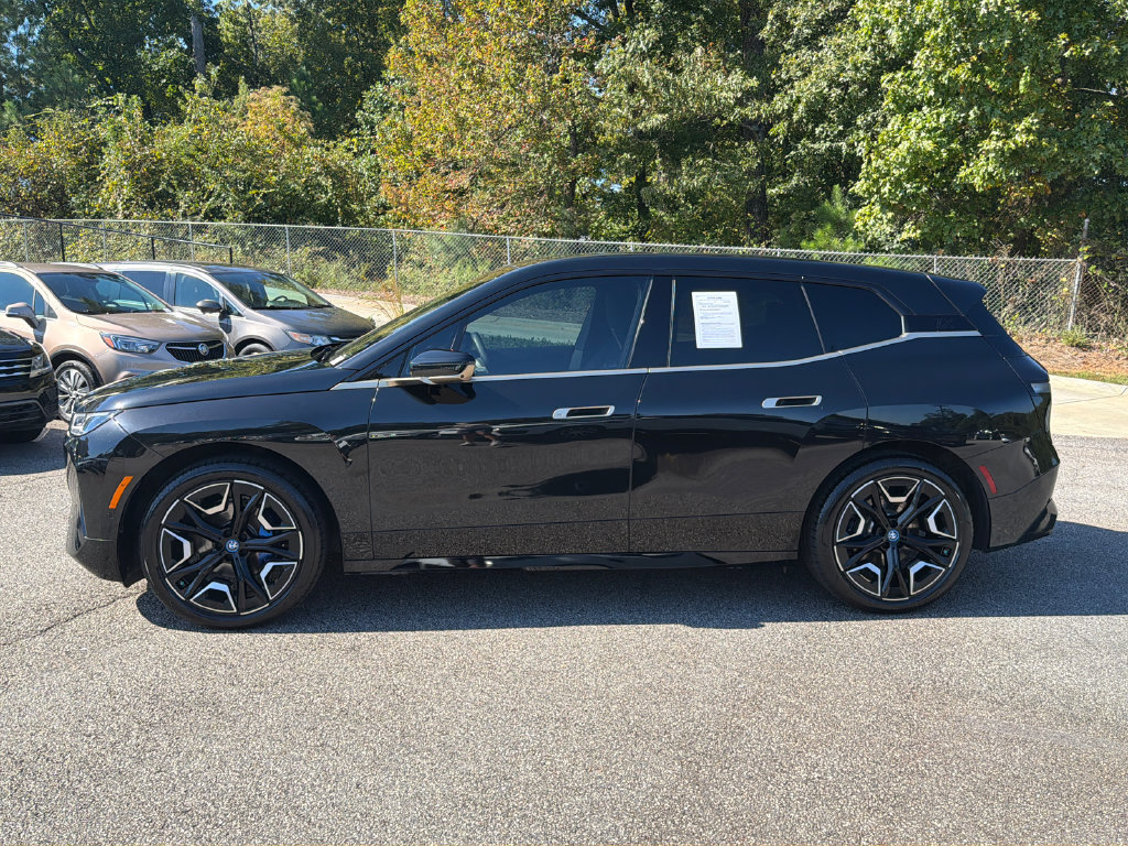 Used 2023 BMW iX xDrive50 w/ Ultimate Package 2 AWD/4WD image 4