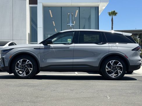 New 2026 Lincoln Nautilus Premier w/ Jet Appearance Package AWD/4WD image 6