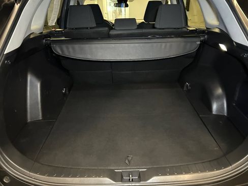 Used 2023 Toyota RAV4 LE AWD/4WD image 18