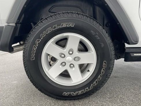 Used 2022 Jeep Wrangler Sport image 46