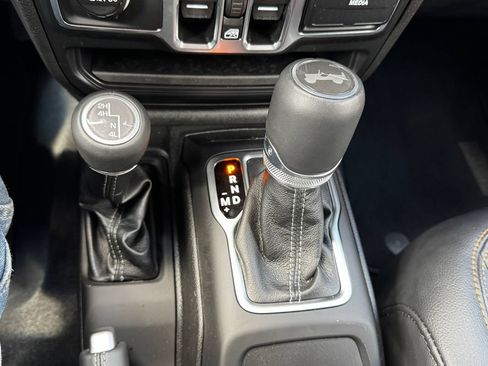 Used 2026 Jeep Wrangler Unlimited Sahara AWD/4WD image 20