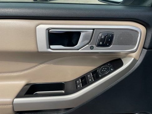 Used 2021 Ford Explorer Limited w/ Equipment Group 301A image 11