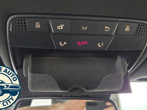 Used 2016 Mercedes-Benz GLC 300 4MATIC w/ Multimedia Package image 22