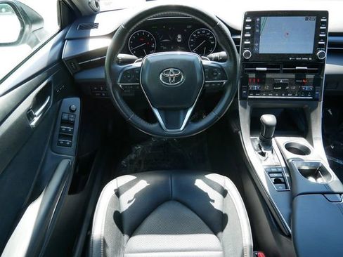 Used 2022 Toyota Avalon Touring FWD image 11