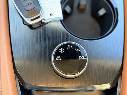 Used 2025 Nissan Rogue Platinum image 21