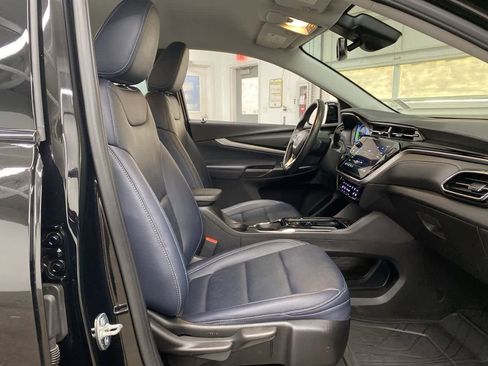 Used 2023 Chevrolet Bolt EUV LT w/ Convenience Package image 19