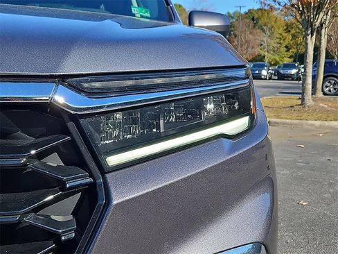 Certified 2025 Honda Pilot Touring image 9