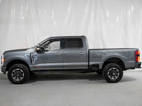 Used 2023 Ford F350 Platinum w/ Tremor Off-Road Package AWD/4WD image 2