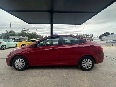 Used 2013 Hyundai Accent GLS FWD image 5