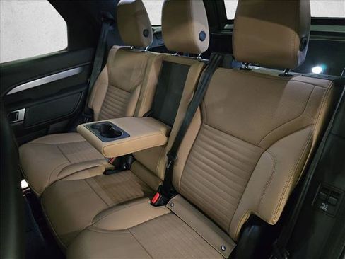 New 2026 Land Rover Discovery Limited Edition AWD/4WD image 13