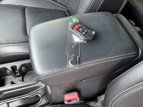 Used 2023 Jeep Wrangler Unlimited Sahara w/ Cold Weather Group AWD/4WD image 36