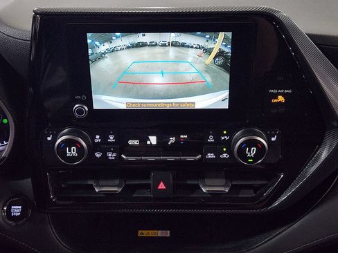 Used 2023 Toyota Highlander XSE FWD image 37