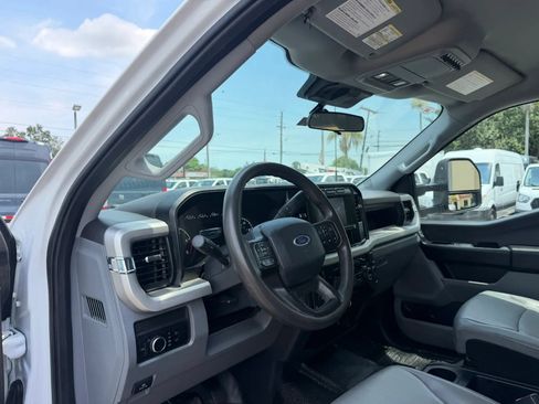Used 2023 Ford F350 4x4 Crew Cab XL w/ XL Off-Road Package image 11