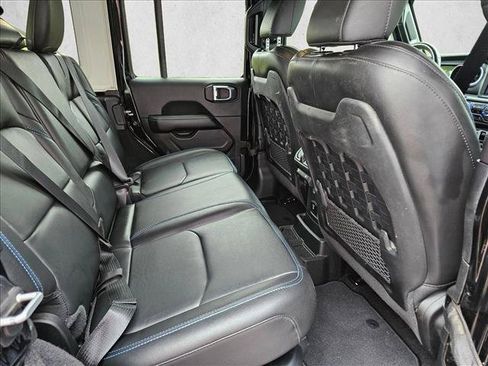 Used 2021 Jeep Wrangler Unlimited Rubicon 4xe w/ Cold Weather Group AWD/4WD image 15