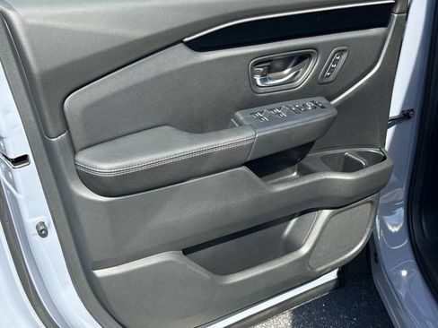 Certified 2026 Honda Pilot EX-L image 18