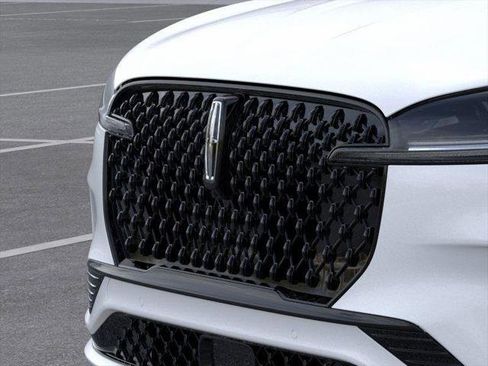 New 2026 Lincoln Aviator AWD image 17