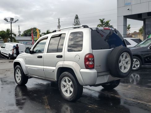 Used 2006 Jeep Liberty Limited image 8