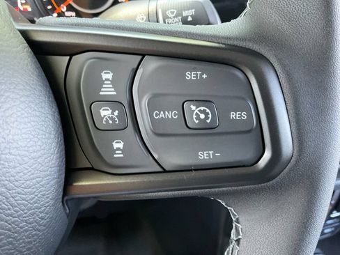 New 2025 Jeep Gladiator Sport AWD/4WD image 32