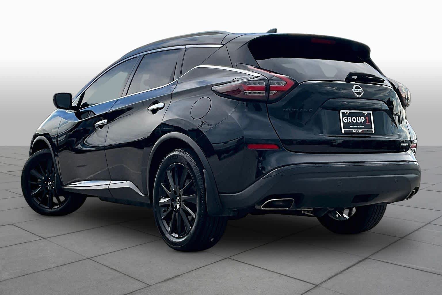 Used 2022 Nissan Murano SV w/ SV Midnight Edition Package FWD image 12