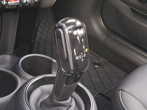 Used 2021 MINI Cooper 2-Door Hardtop w/ Storage Package image 15