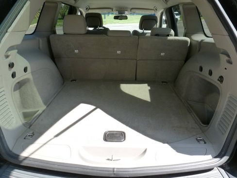 Used 2012 Jeep Grand Cherokee Laredo w/ Laredo E Group AWD/4WD image 15