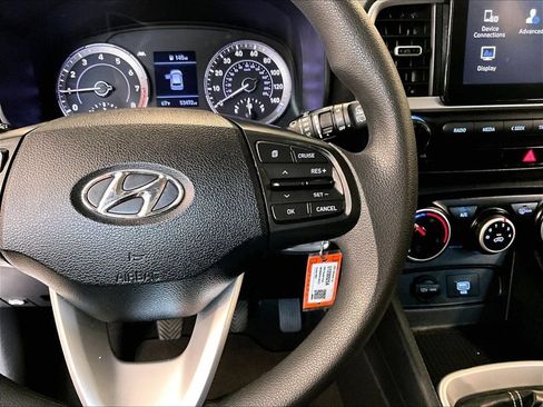 Used 2020 Hyundai Venue SE FWD image 25