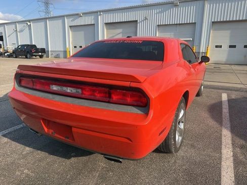 Used 2013 Dodge Challenger R/T image 4