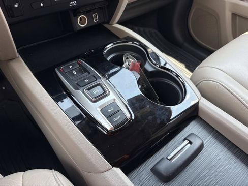 Used 2020 Honda Pilot Touring image 32
