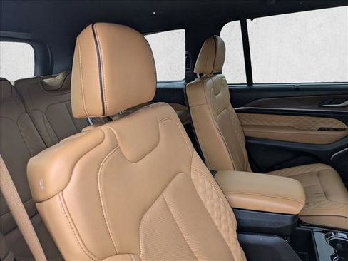 Used 2022 Jeep Grand Cherokee L Summit w/ Luxury Tech Group V RWD image 14