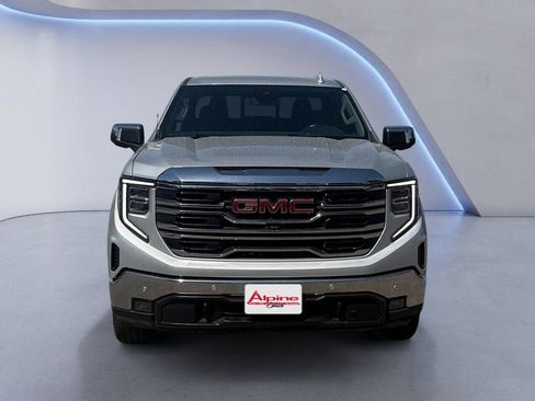 Used 2022 GMC Sierra 1500 SLT w/ SLT Premium Plus Package AWD/4WD image 8