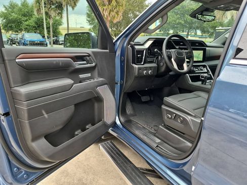 Used 2026 GMC Sierra 1500 Denali w/ Technology Package AWD/4WD image 8