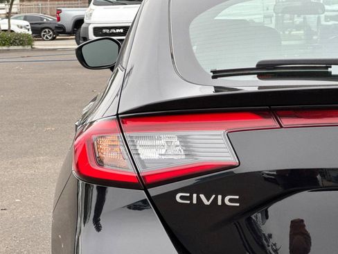 Used 2024 Honda Civic Sport image 28