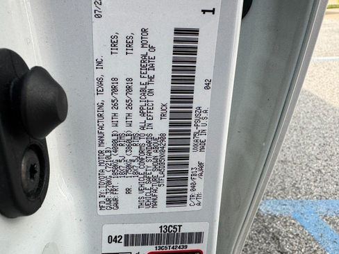 Used 2022 Toyota Tundra SR5 AWD/4WD image 26