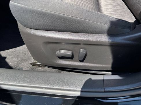 Used 2025 Nissan Altima 2.5 SV FWD image 22