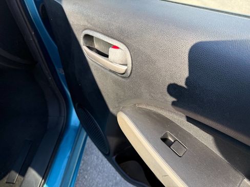 Used 2011 MAZDA MAZDA2 Touring image 21