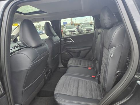 New 2026 Mitsubishi Outlander SE image 7