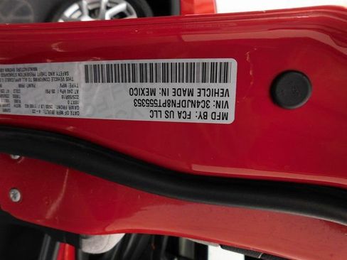 Used 2023 Jeep Compass Latitude image 40